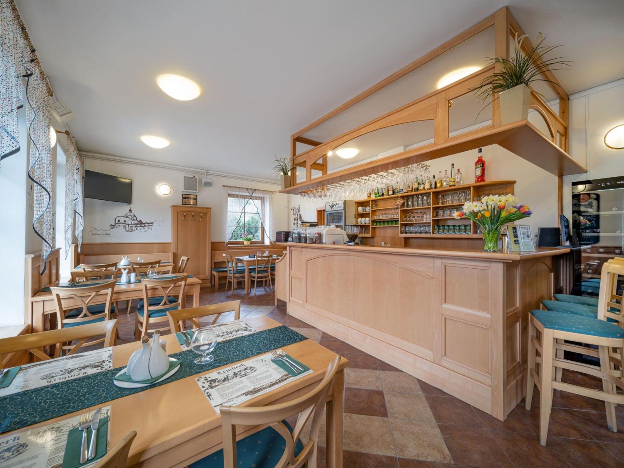 Penzion A Restaurace Lemberk Hotel Jablonne v Podjestedi Ngoại thất bức ảnh